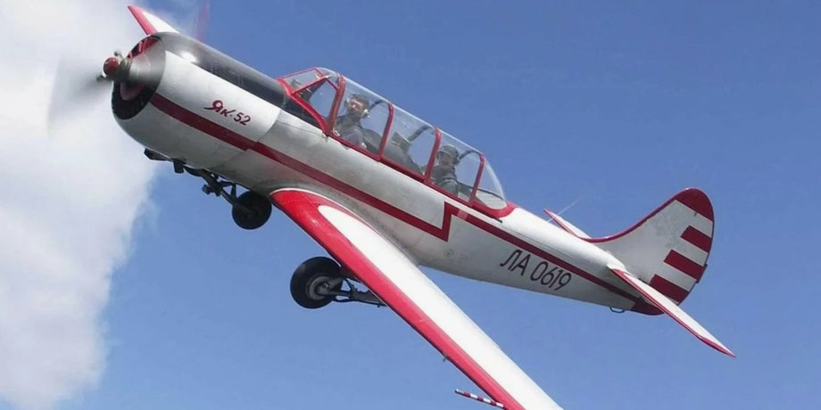 літак Як-52