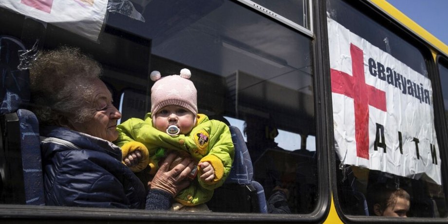 евакуація дітей з Дніпропетровщини і Запоріжжя