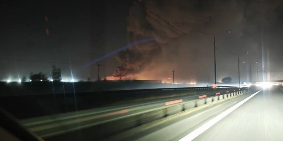 В Московській області пролунали вибухи: під атакою перебувають великі хаби (відео)