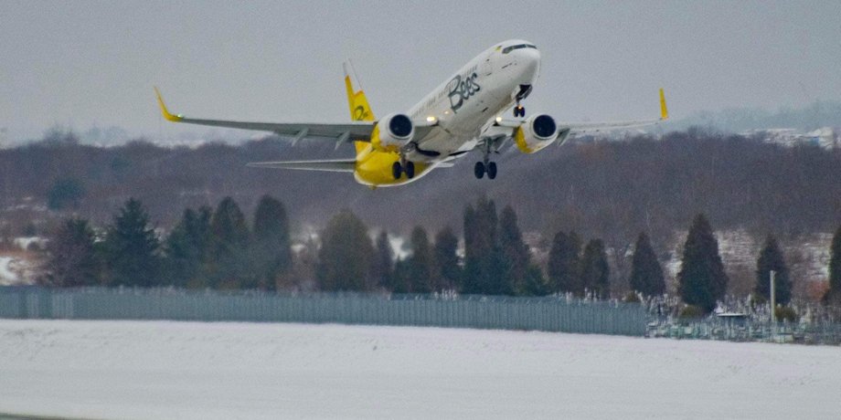Львівський аеропорт, міжнародний аеропорт Львів, київський аеропорт Жуляни, літак