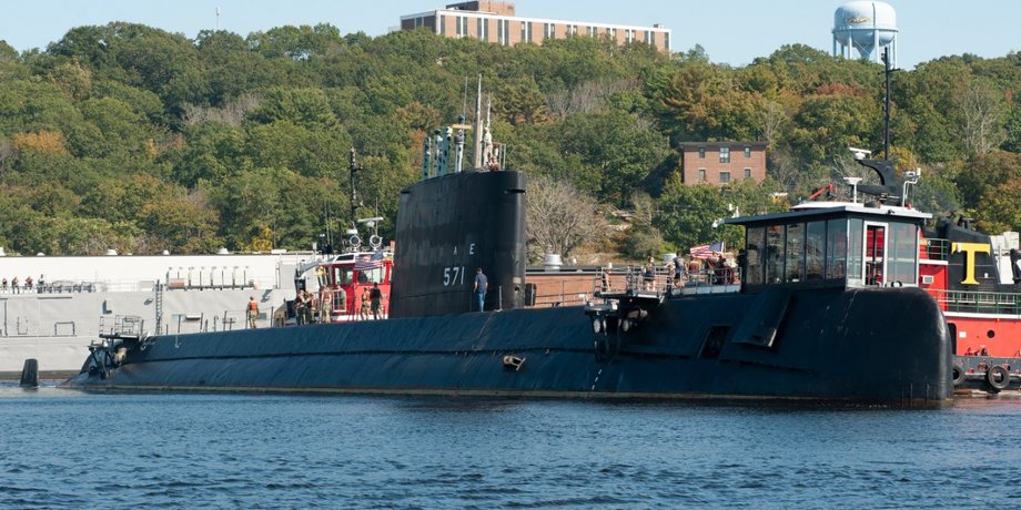 перший атомний підводний човен