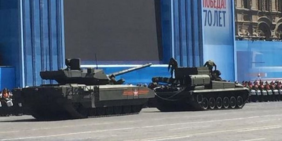 Заглохший танк "Армата" / Фото: Twitter