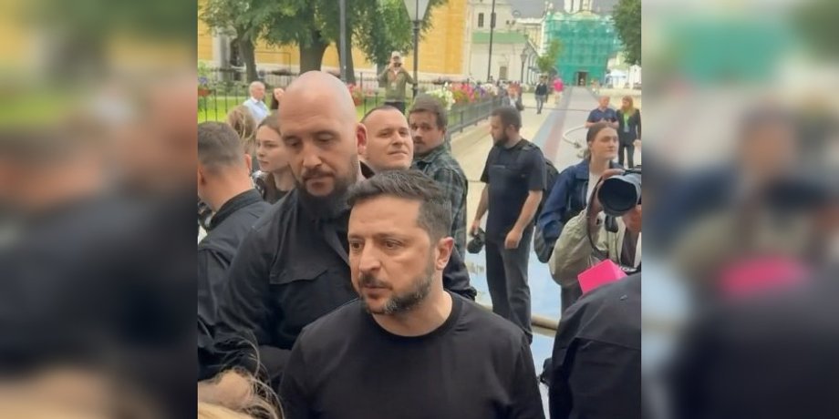 фото президента України Володимира Зеленського 15 червня у Лаврі