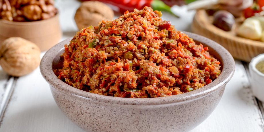 аджика с орехами