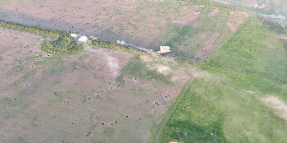 уничтожение военной техники рф, взрыв боевых машин рф, боевые машины рф горят