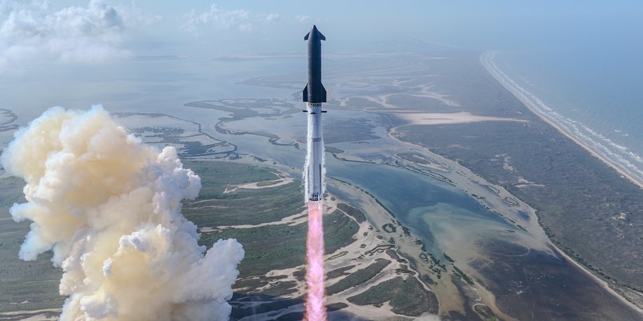Компания SpaceX запускает ракету Starship V3