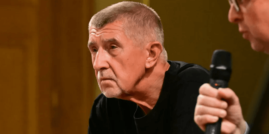 Андрей Бабиш экс-премьер Чехии нападение на митинге