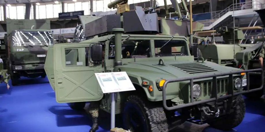 машина Humvee