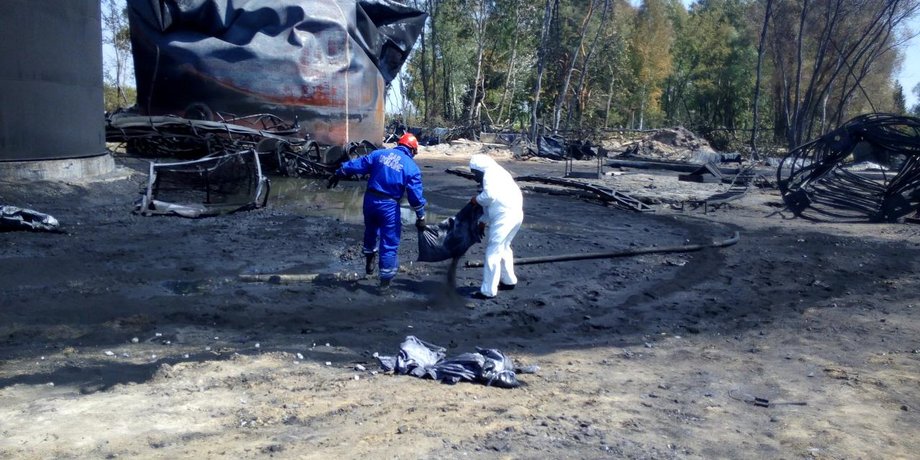 Последствия пожара на нефтебазе / Фото пресс-службы БРСМ