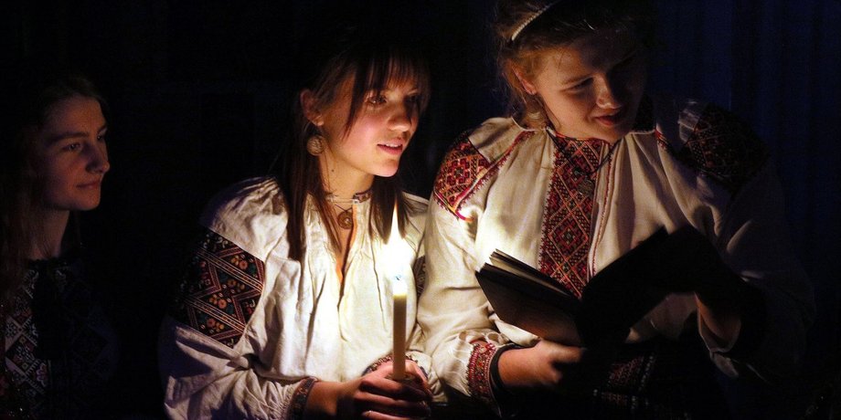 девушки гадают