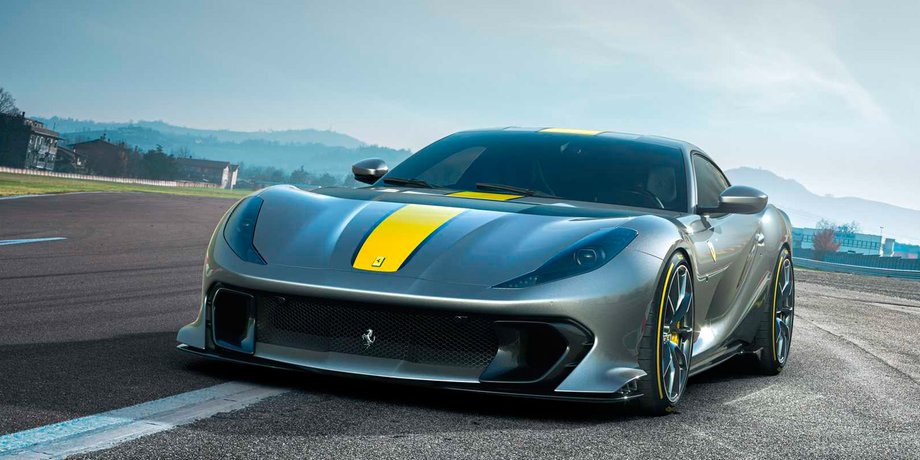 Ferrari 812 Superfast VS