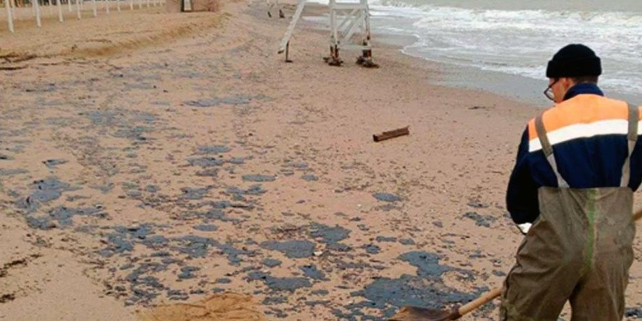 розливу мазуту, береги анапи, Чорне море, витік мазут