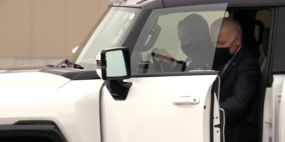 Джо Байден в Хаммере, Джо Байден, GMC Hummer EV, электромобиль Hummer