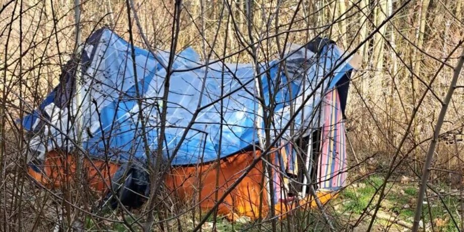 украинка, украинцы в Польше, украинцы за рубежом, украинка жила в палатке