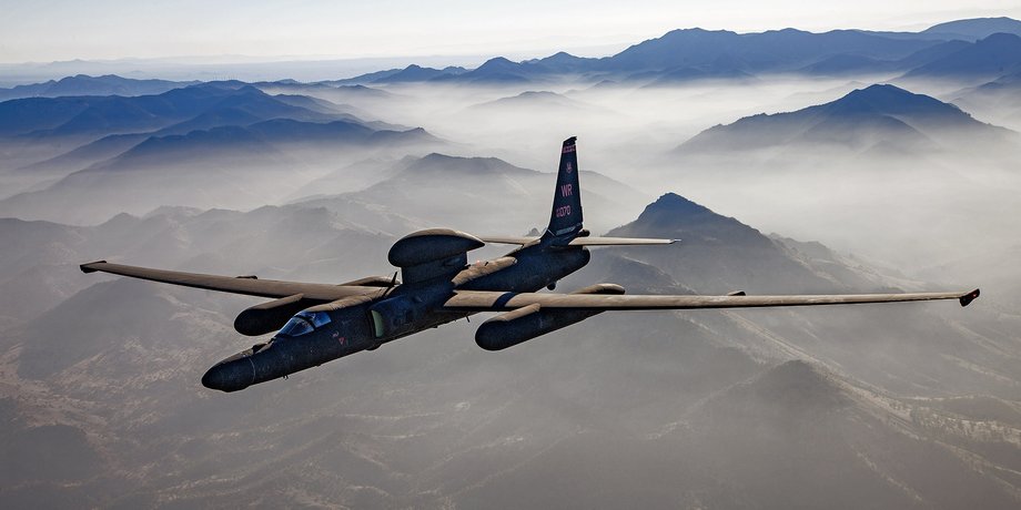 Літак-розвідник U-2 в польоті