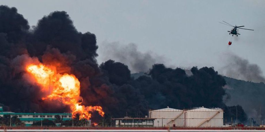 куба, пожар на кубе, нефтехранилища на кубе, тушение пожара