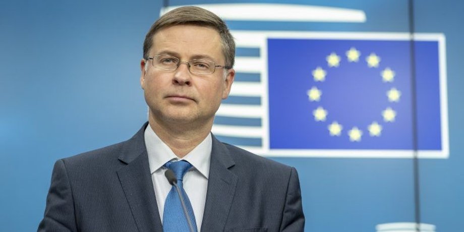 валдис домбровкис, денис шмыгаль, пресс-конференция, финансовая помощь, транш ес