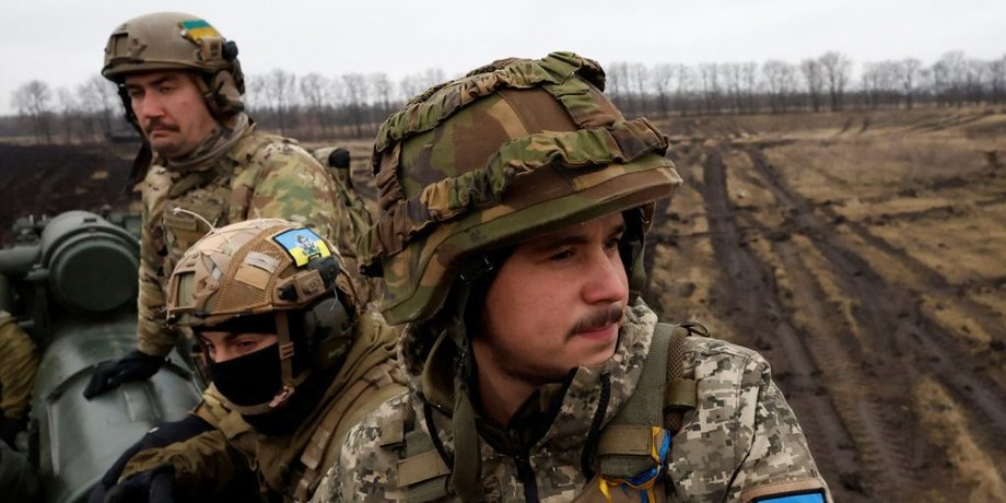 После первого года службы военным полагается 100 тысяч гривен компенсации