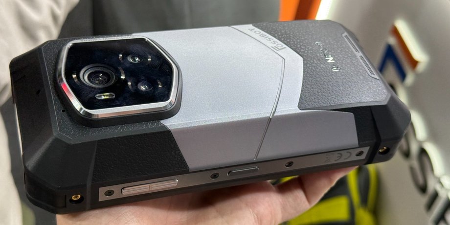 Смартфон FOSSiBOT F107 Pro з нічною камерою