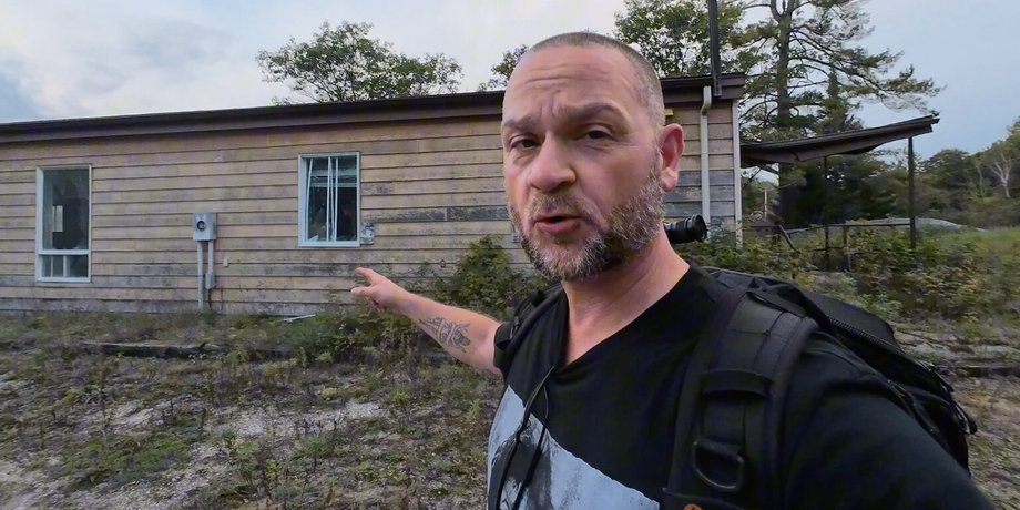 Покинутий дитячий табір, покинута в'язниця, незвичайна знахідка, мандрівки, покинуті місця, міський дослідник, блогер
