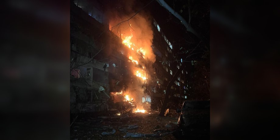 пожар в жилом доме в Деснянском районе Киева после атаки РФ 13 октября