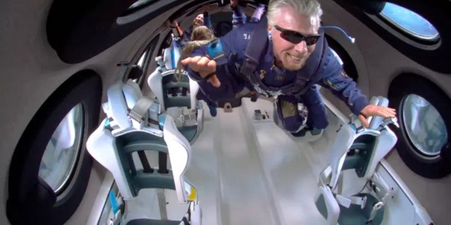 Річард Бренсон під час польоту на ракетоплані VSS Unity 11 липня.