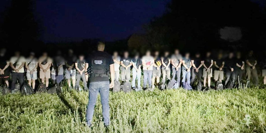 Пограничники задержали 24 уклонистов