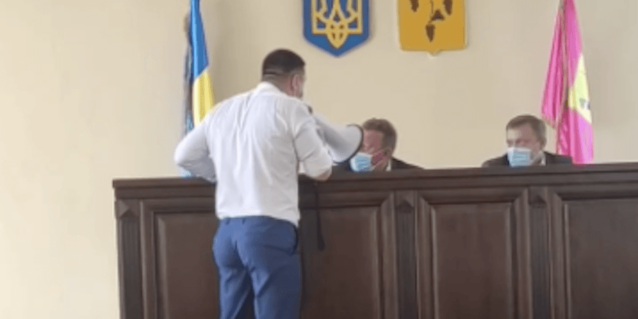 Денис Штейман, Валерий Марченко, скандал, изюмский горсовет, харьковская область
