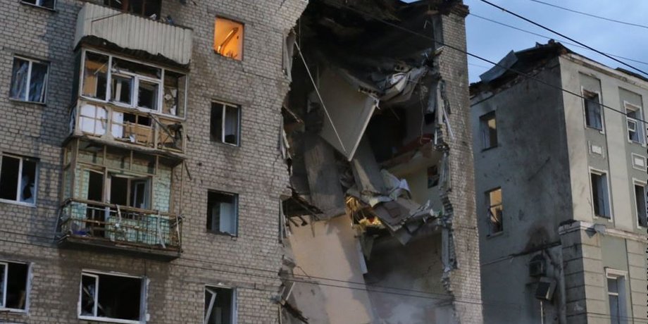 попадание ракеты, ракета попала в дом, разрушенный дом, снаряд рф
