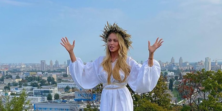 Оля Полякова, Оля Полякова сожгла кокошник, Оля Полякова песни, лысая гора, кокошник поляковой