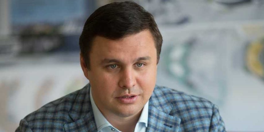 максим микитась
