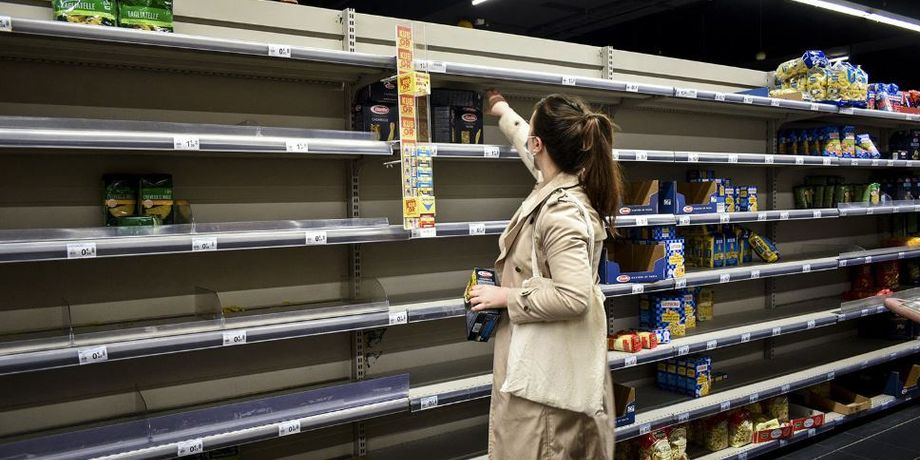 Продукти в супермаркетах, дефіцит товарів, паніка в Австралії, циклон Альфред, стихія