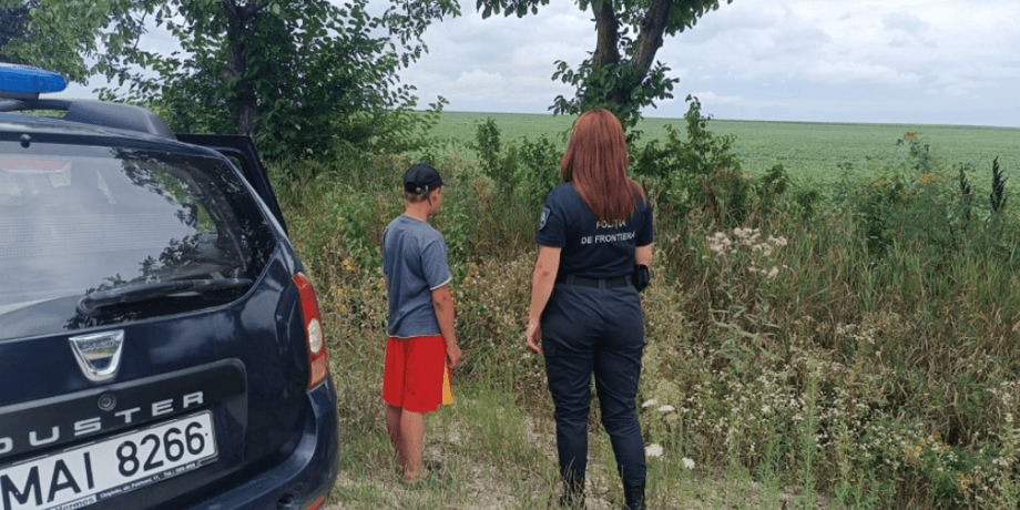 прикордонна поліція Молдови, хлопчик, підліток, автомобіль прикордонників