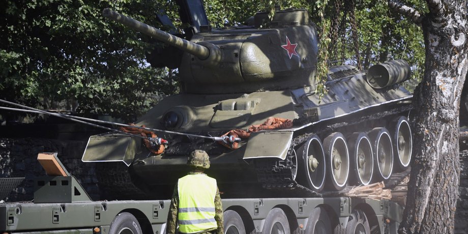 Памятник советскому танку.