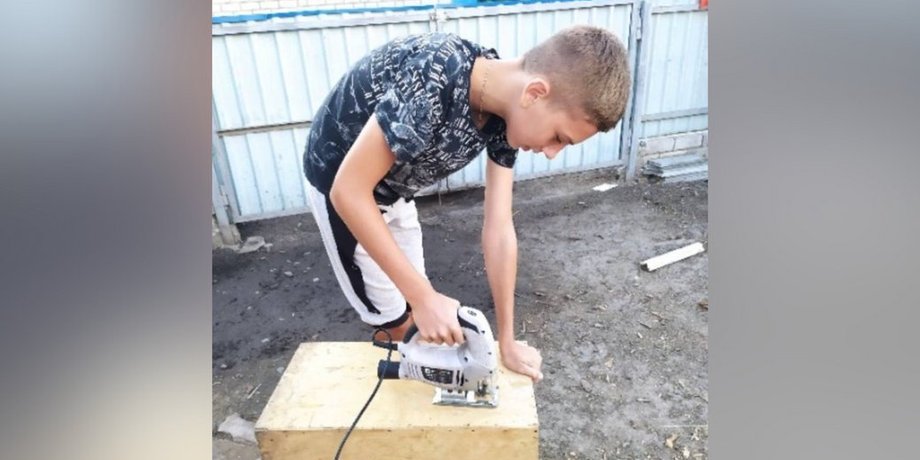 зарядка для мобільного, зарядний пристрій для телефона, як зарядити телефон якщо немає світла, генератор для телефона