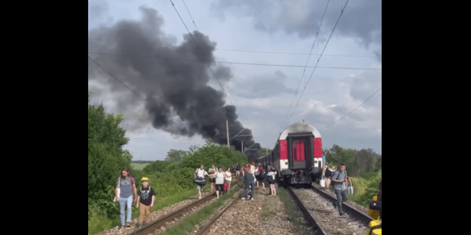 Місце аварії поїзда та автобуса у Словаччині