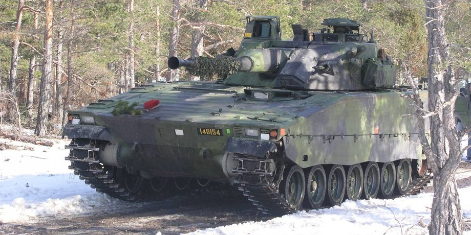 шведская бмп CV-90