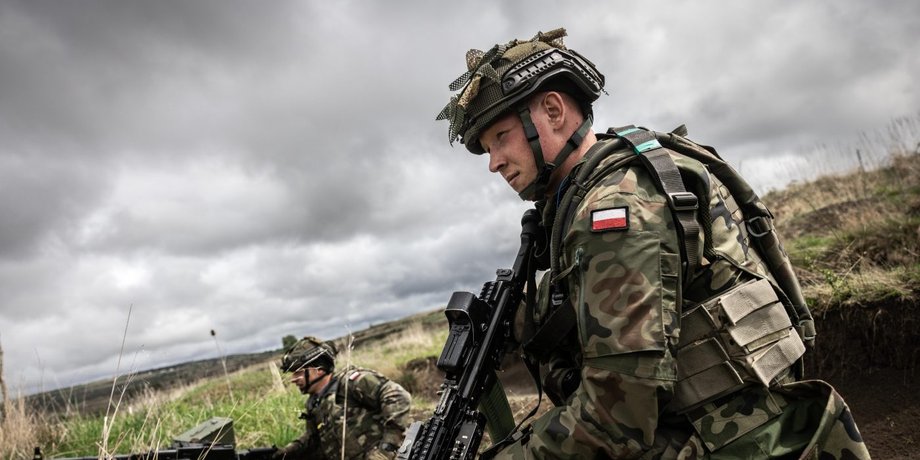Війська НАТО, військовий НАТО в Україні, війська Польщі в Україні, війська Франції в Україні, миротворці в Україні, миротворчі сили Франція, Макрон і Туск миротворчі сили