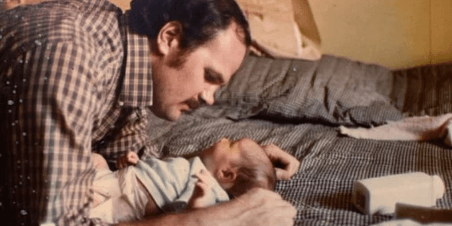 Томас Маркл с новорожденной Меган. Фото: Channel 5/Thomas Markle: My Story
