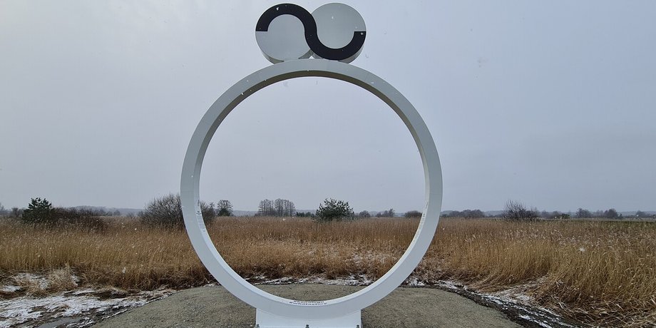 остров Сааремаа, буква Ö, памятник букве