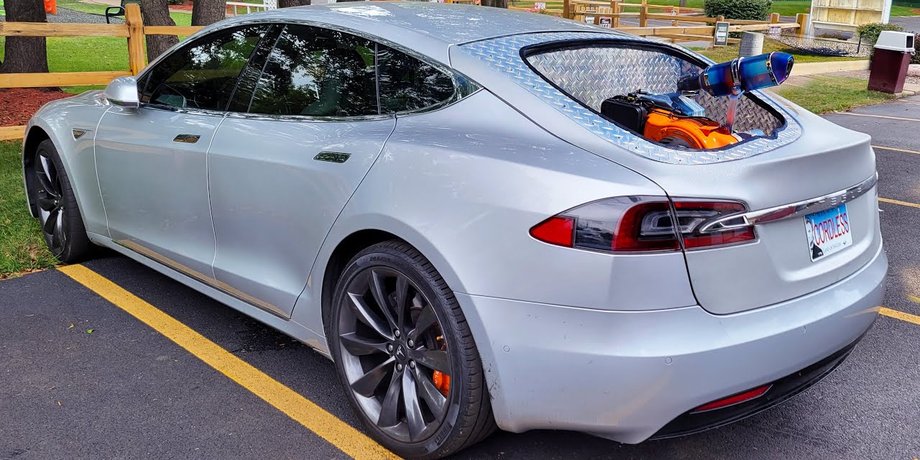 гібрид Тесла, гібрид Tesla, бензинова Tesla, Tesla Model S, електромобіль Tesla