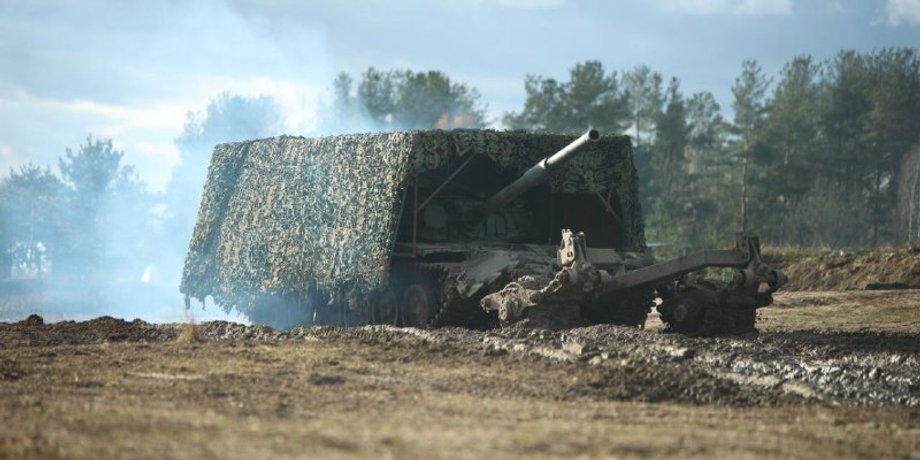 танк Т-72 в поле