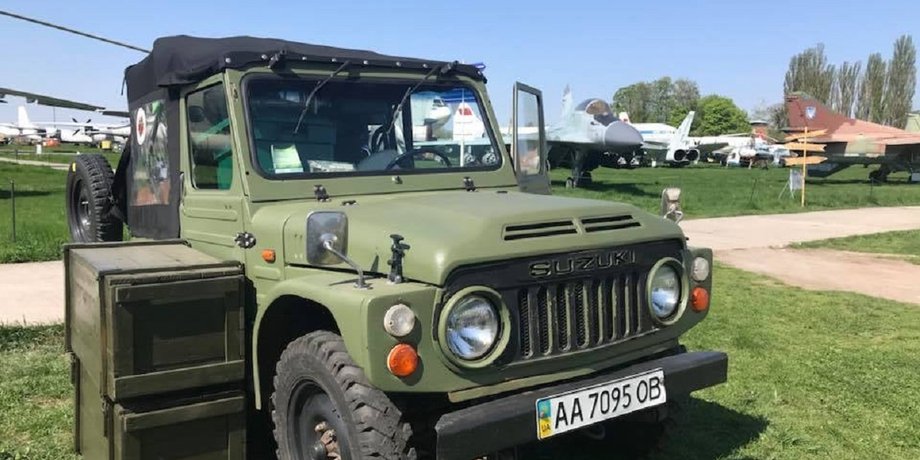 Suzuki Samurai LJ80, Suzuki Samurai, ГАЗ-69, ГАЗ-21, викрадення авто, війна в Україні, ГАЗ-13, Willys MB