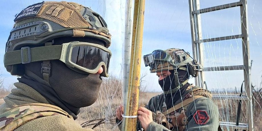 Россияне возводят тоннели с сетками