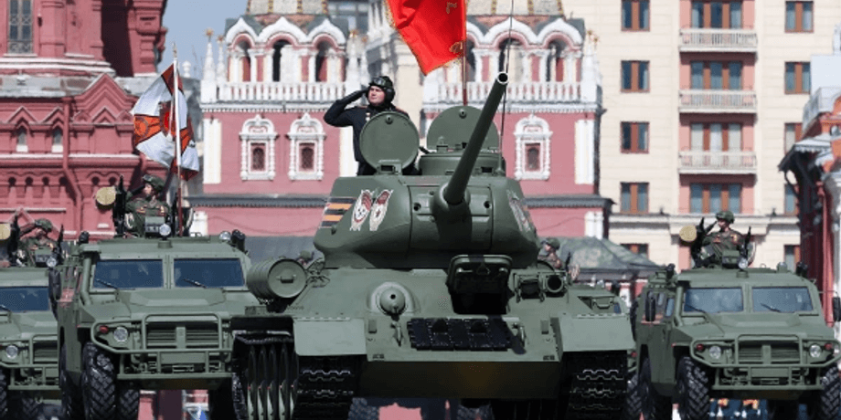 парад победы на Красной площади в Москве, отчет британской разведки, значительное уменьшение военной техники