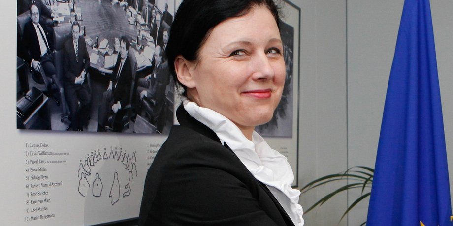 Вера Юрова - чешский политик, комиссар ЕС по вопросам юстиции, прав потребителей и гендерного равенства / Фото: politico.eu