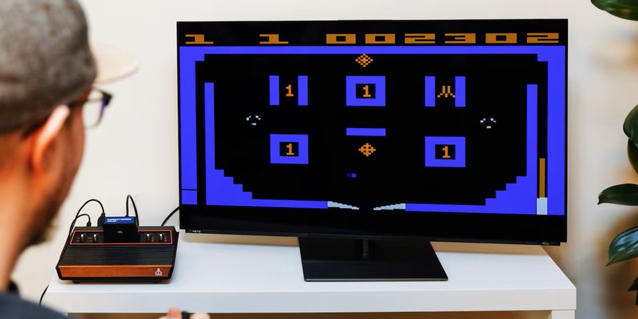 игровая консоль Atari 2600 и геймплей