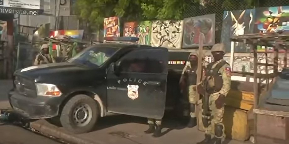 Полиция Гаити