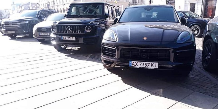 суперкары Украины, авто из Украины в Европе, McLaren 720S, Mercedes-Maybach GLS