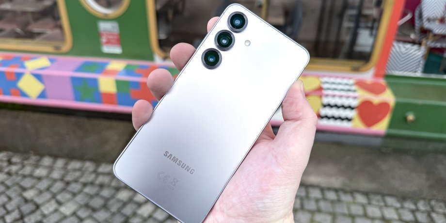 смартфони Samsung Galaxy оновлення Android 16 функції